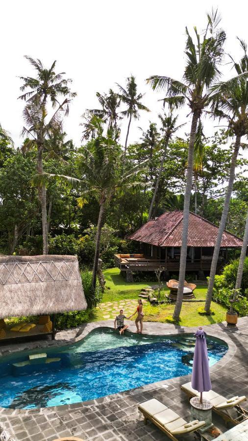 Secret Moon Beach House Jasri Exterior photo