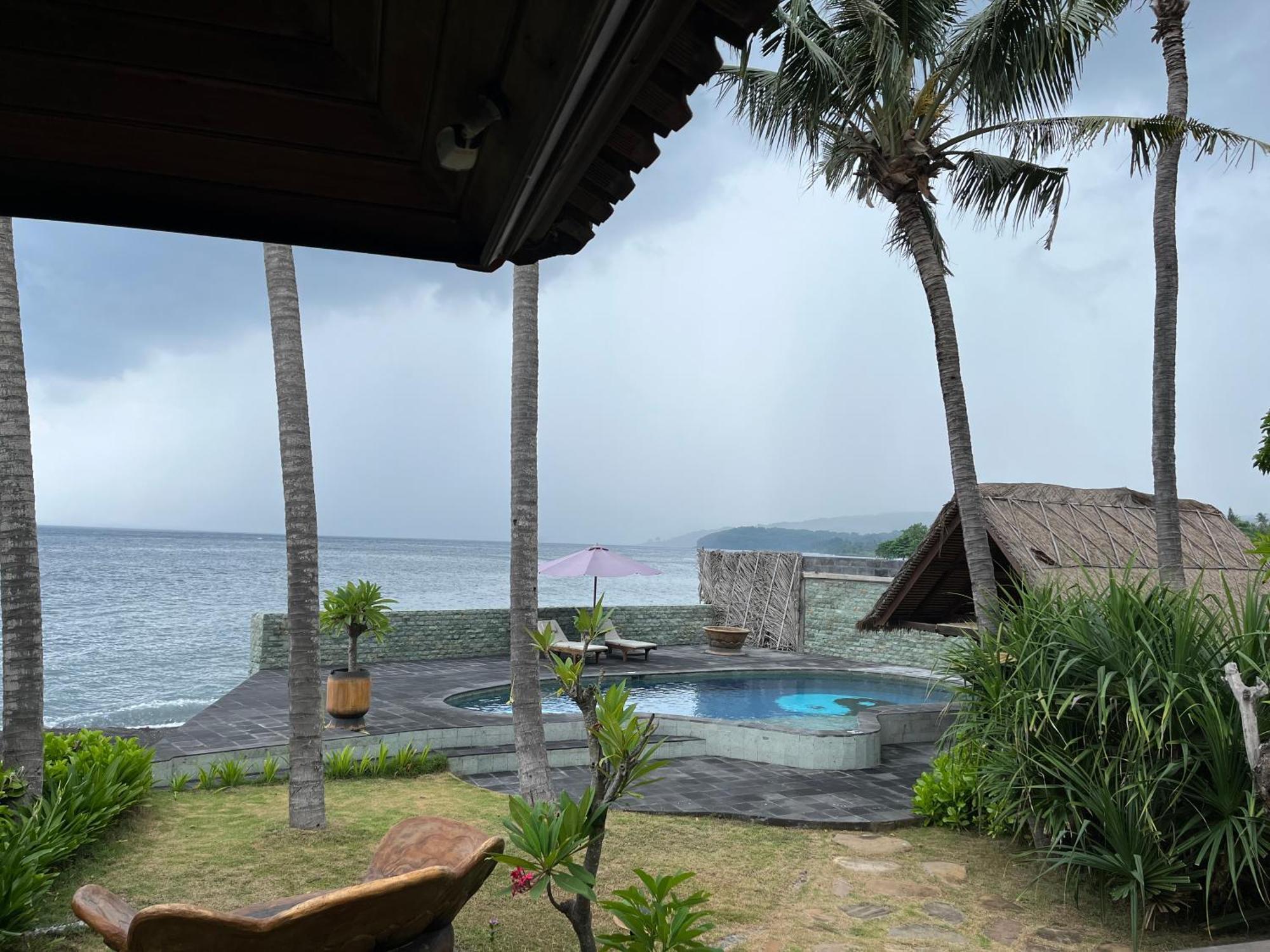 Secret Moon Beach House Jasri Exterior photo